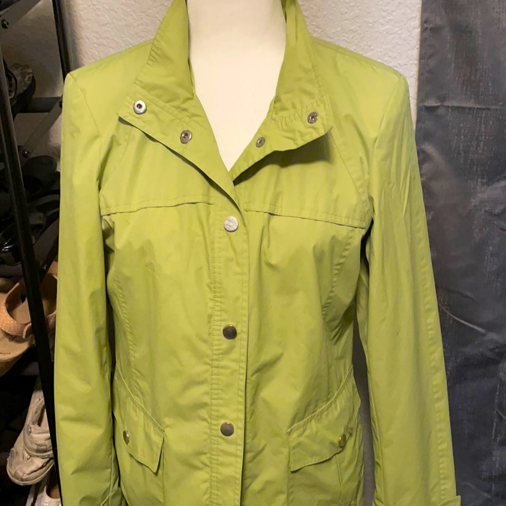 Ladies pea green jacket